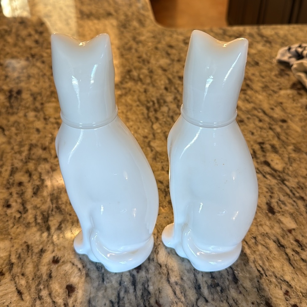 Vintage Avon White and Blue Cat Glass Cologne Bottles - Picture 2 of 6
